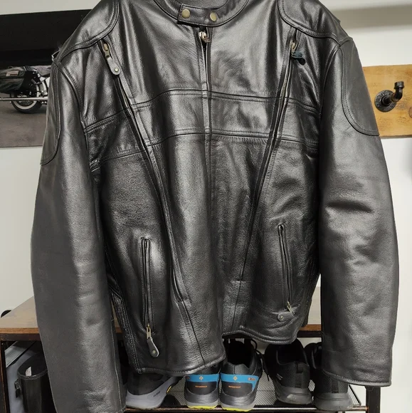 Leather jacket - Picture 1 of 4